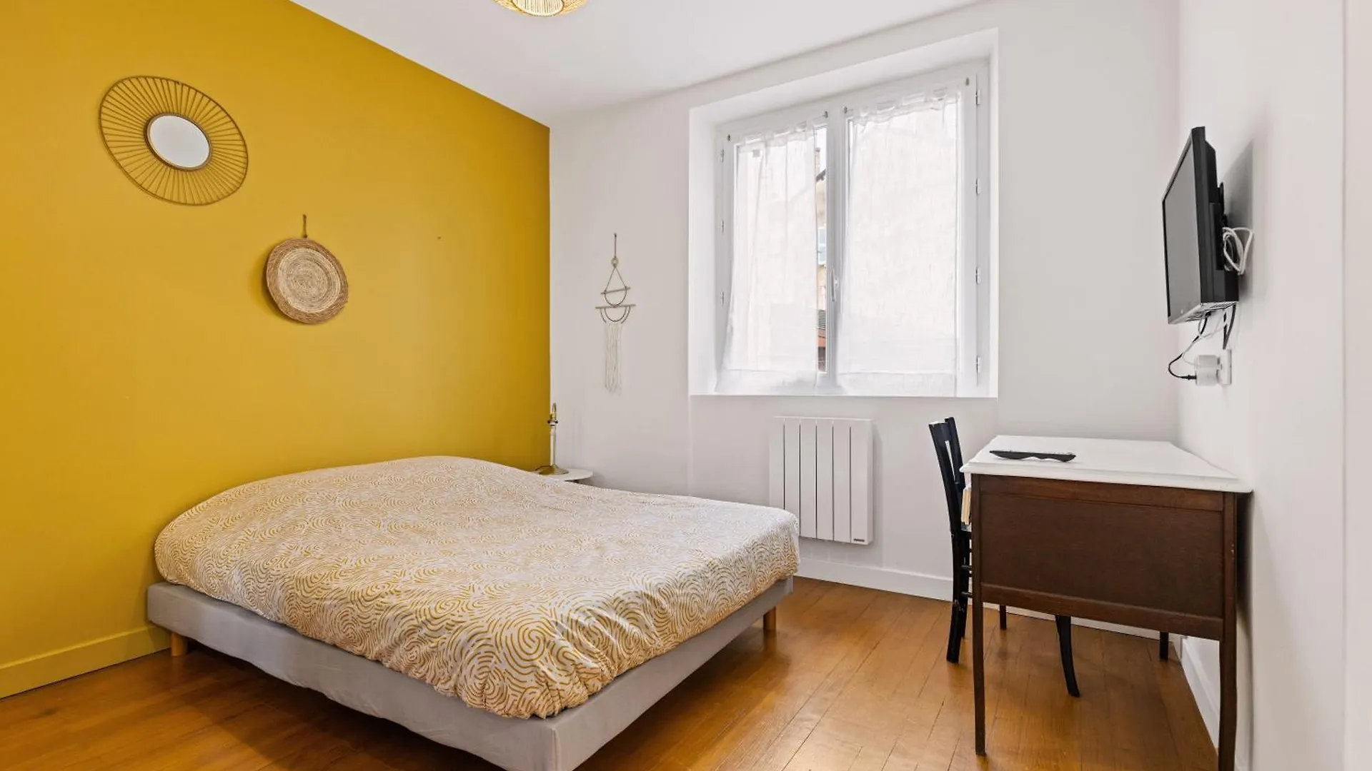 Les Suites De L'Arc-En-Ciel Bourg-en-Bresse 0*,