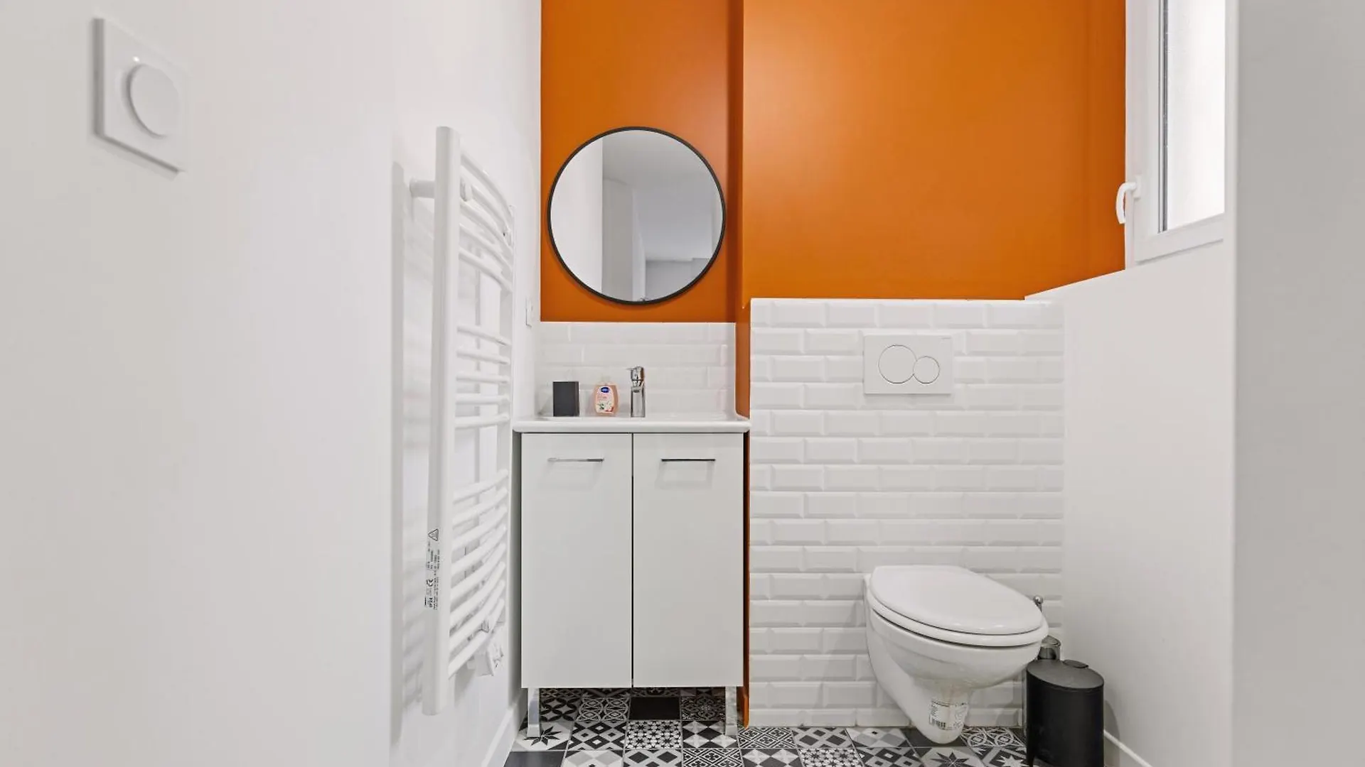 Les Suites De L'Arc-En-Ciel Bourg-en-Bresse 0*,  France
